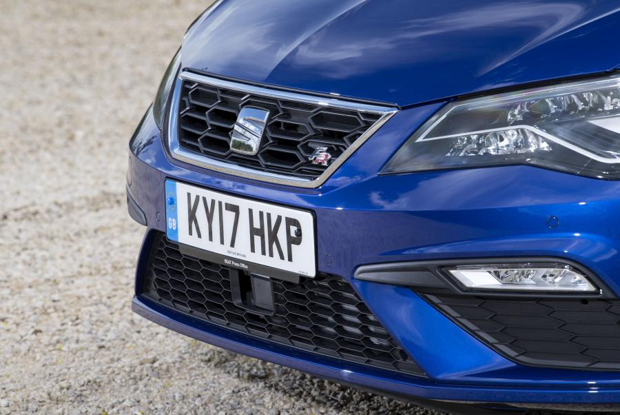 Детали экстерьера Seat Leon FR (5F) 2017 года  (UK) (фото 27 из 42)